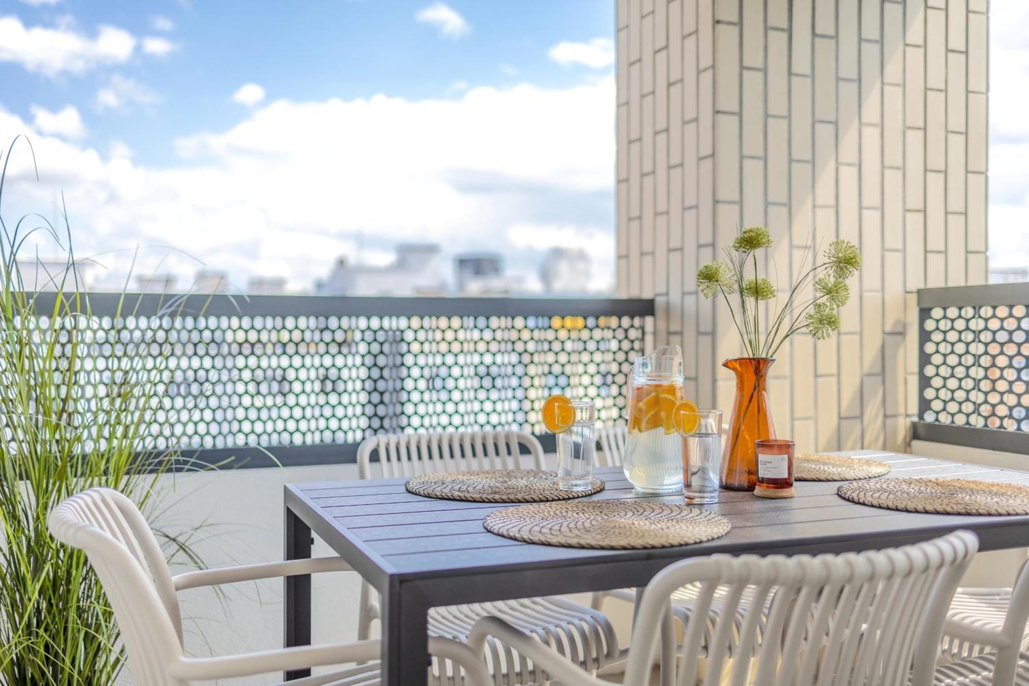 Appartement Bright 2Br - 5Th Floor, Balcony, Free Parking By Gravity Prague Extérieur photo