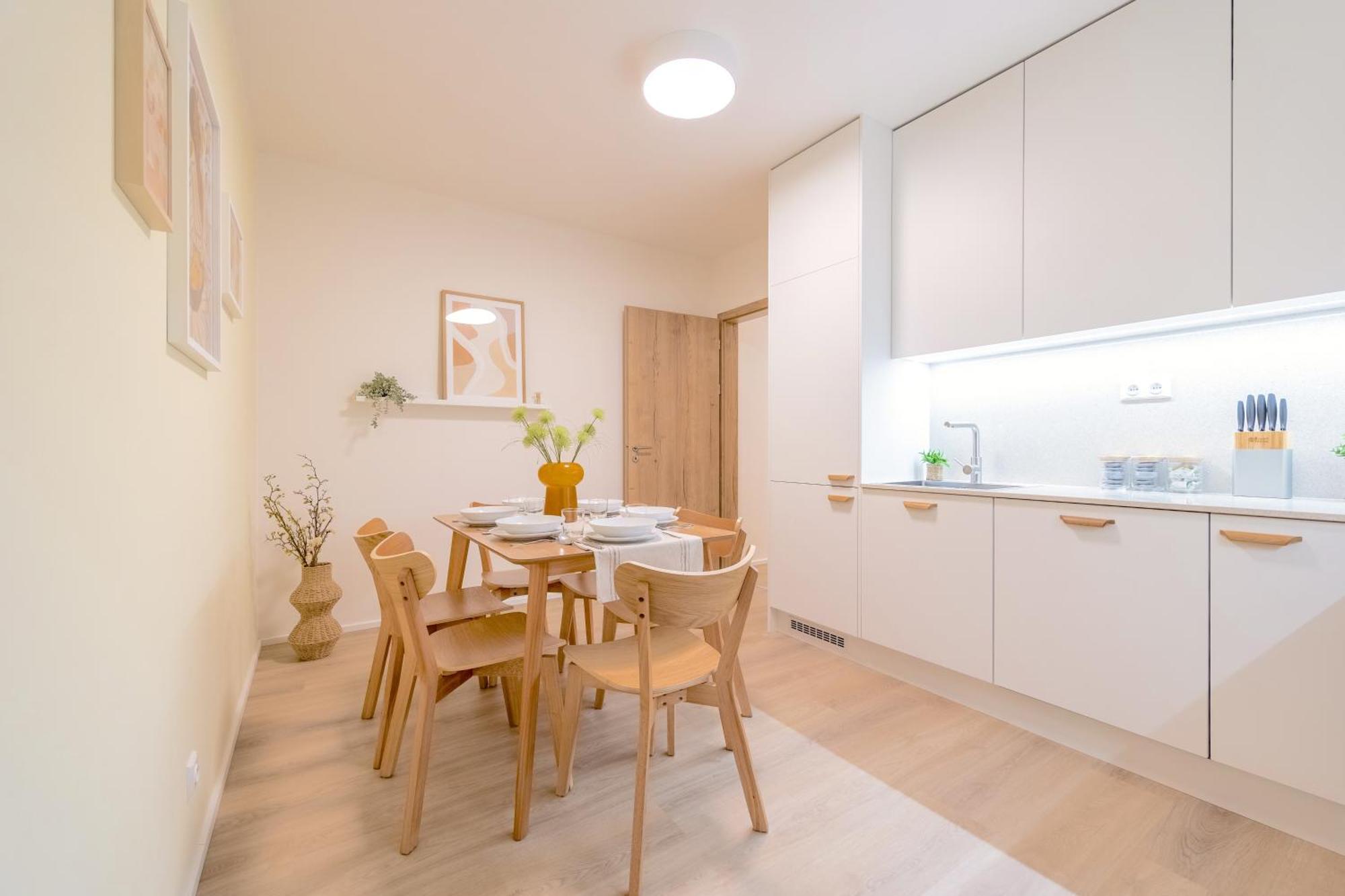 Appartement Bright 2Br - 5Th Floor, Balcony, Free Parking By Gravity Prague Extérieur photo