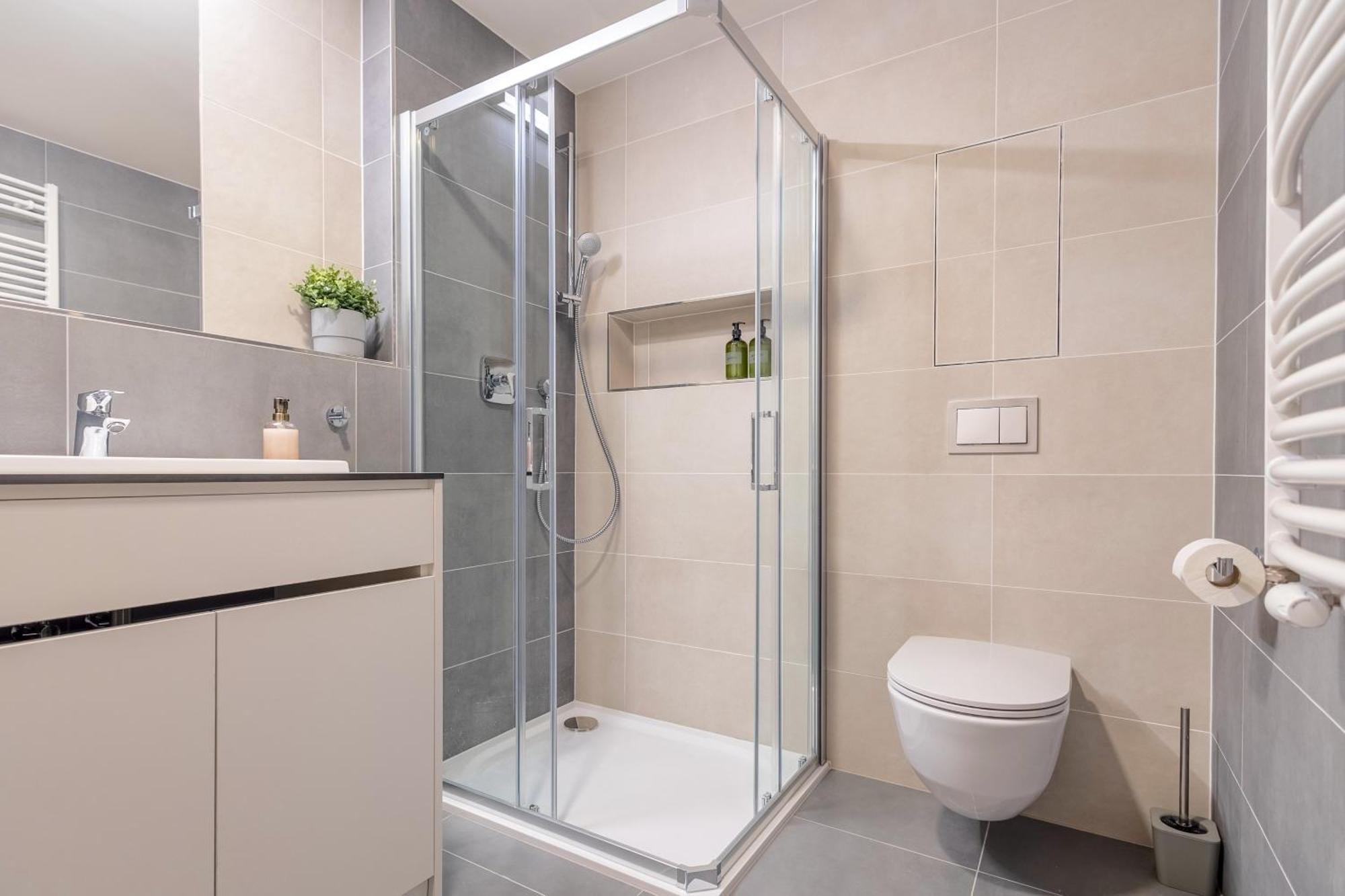 Appartement Bright 2Br - 5Th Floor, Balcony, Free Parking By Gravity Prague Extérieur photo