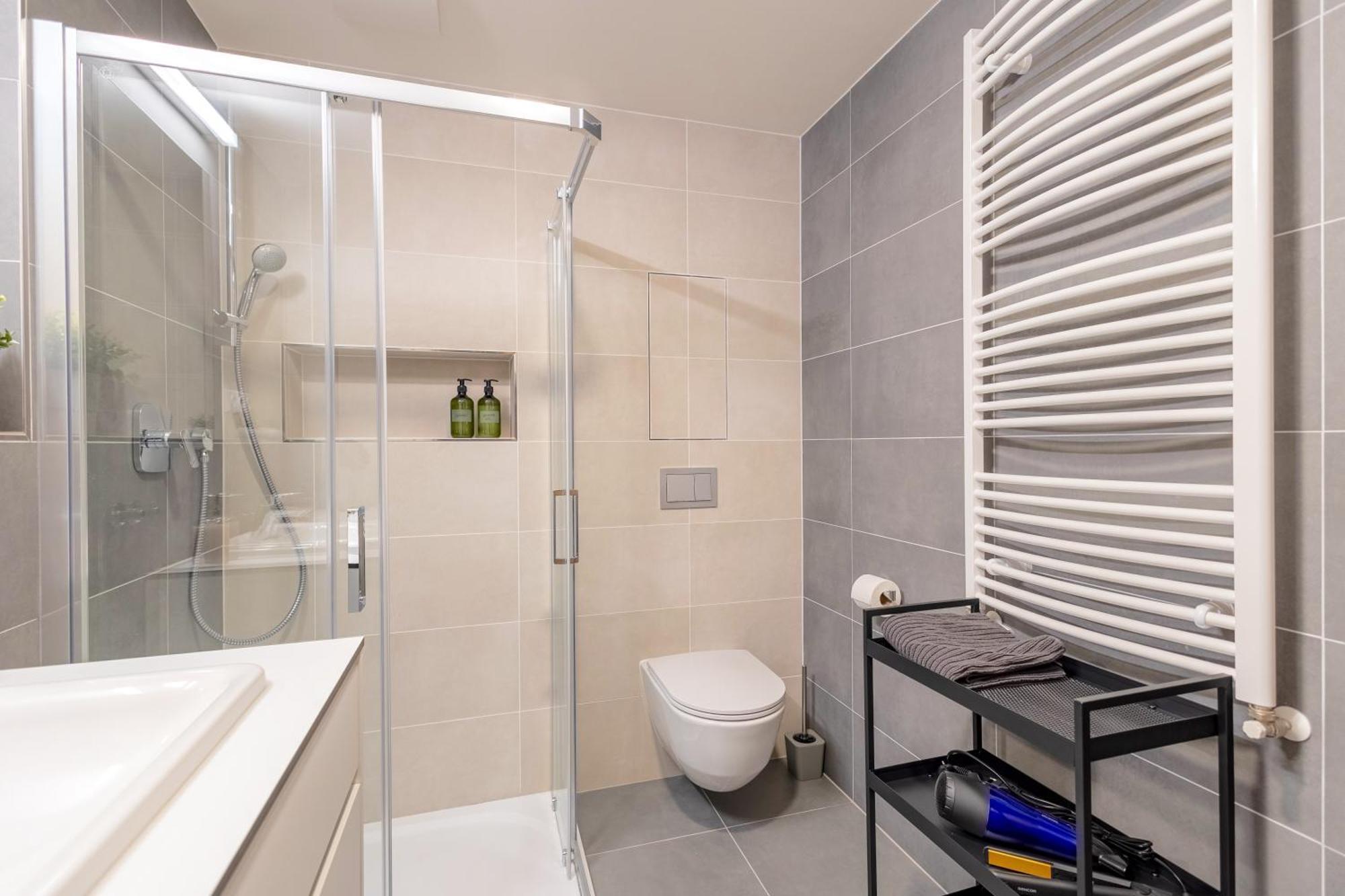 Appartement Bright 2Br - 5Th Floor, Balcony, Free Parking By Gravity Prague Extérieur photo